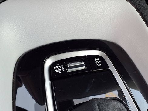 Used 2025 Toyota Corolla SE FWD image 25