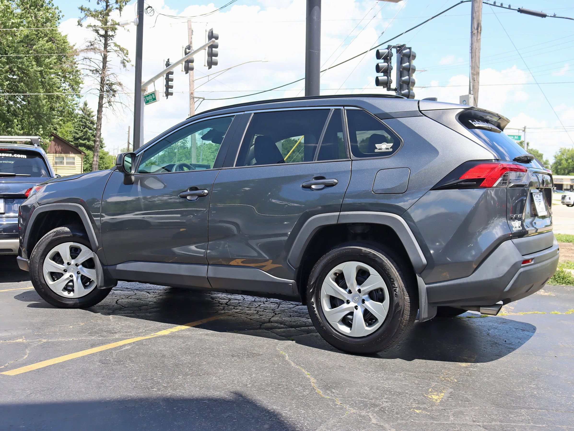 Used 2019 Toyota RAV4 LE w/ All Weather Liner Package AWD/4WD image 10