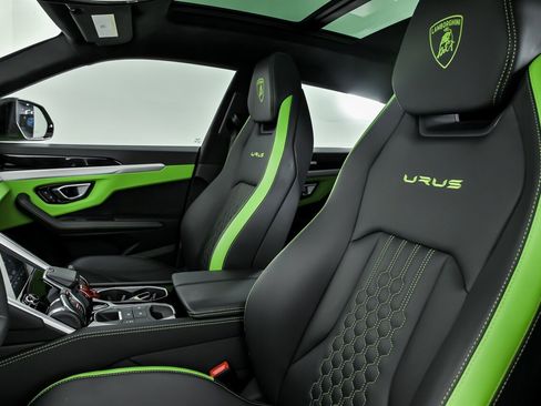 Used 2023 Lamborghini Urus S image 23