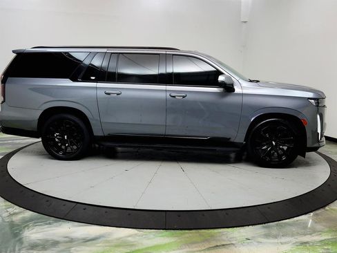 Used 2022 Cadillac Escalade ESV Sport Platinum w/ LPO, ONYX Package AWD/4WD image 4