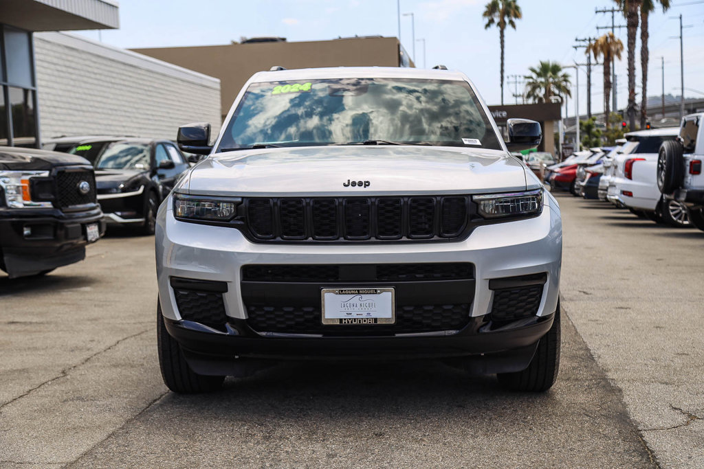 Used 2024 Jeep Grand Cherokee L Laredo AWD/4WD image 2