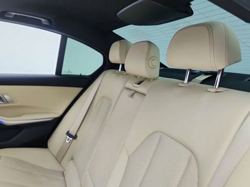 Used 2022 BMW 330i Sedan w/ Driving Assistance Package RWD image 29