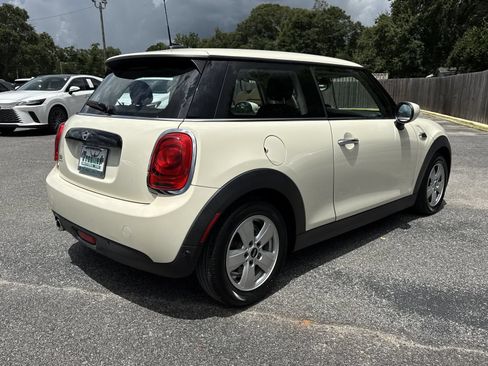 Used 2021 MINI Cooper 2-Door Hardtop FWD image 5