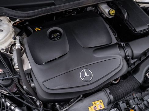 Used 2019 Mercedes-Benz CLA 250 4MATIC image 30