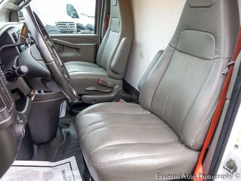Used 2023 GMC Savana 3500 w/ Power Convenience Package RWD image 9