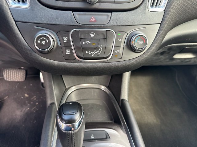 Used 2017 Chevrolet Malibu LT FWD image 12
