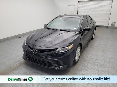 Used 2020 Toyota Camry LE image 1
