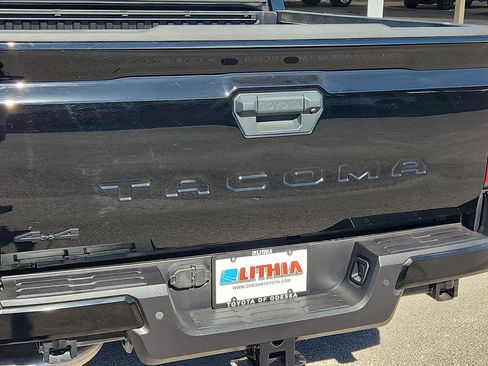 Used 2024 Toyota Tacoma TRD Off-Road image 11