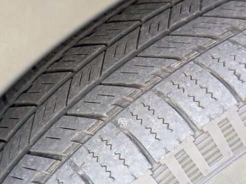Used 2018 Chevrolet Traverse LT FWD image 38