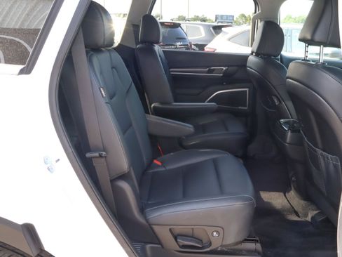 Used 2025 Kia Telluride S FWD image 25