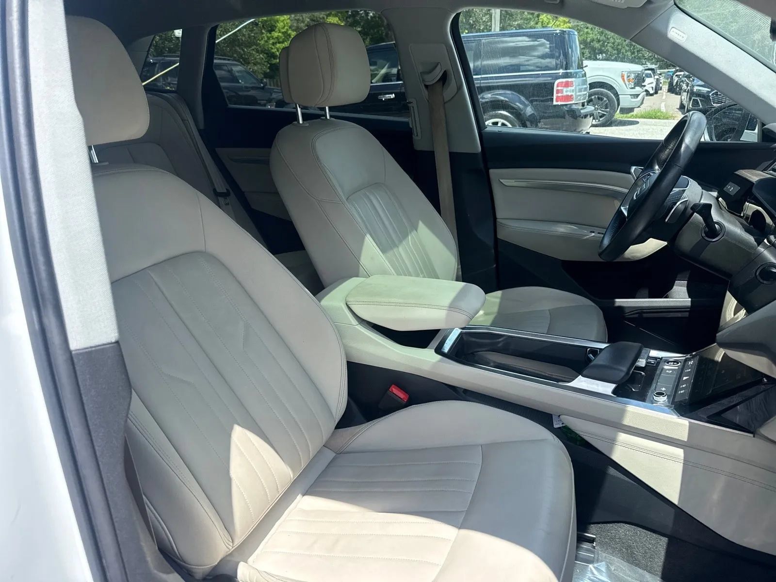 Used 2021 Audi e-tron Premium w/ Convenience Plus Package AWD/4WD image 16