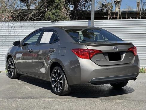 Used 2017 Toyota Corolla SE image 4