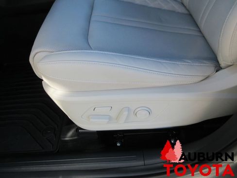 Used 2025 Kia Sorento SX Prestige image 14