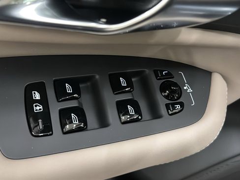 New 2026 Volvo XC90 T8 Plus w/ Protection Package Premier image 22