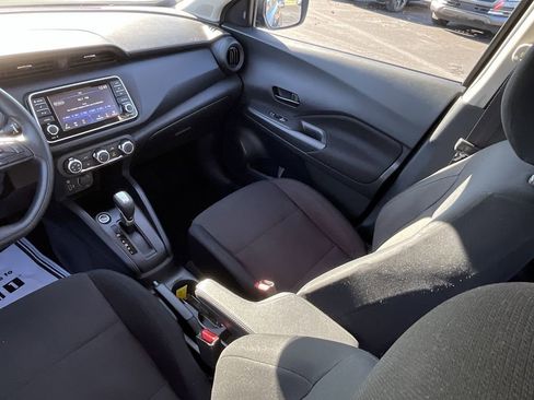 Certified 2025 Nissan Kicks Play S image 28