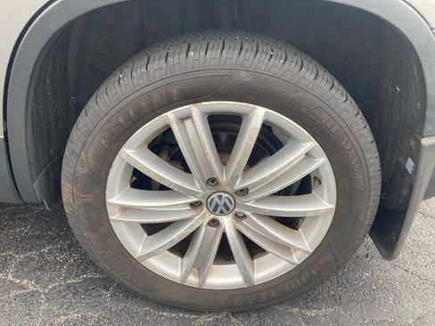 Used 2010 Volkswagen Tiguan SEL image 22