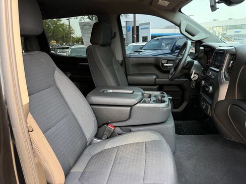 Used 2022 Chevrolet Silverado 1500 Custom w/ Safety Confidence Package AWD/4WD image 16