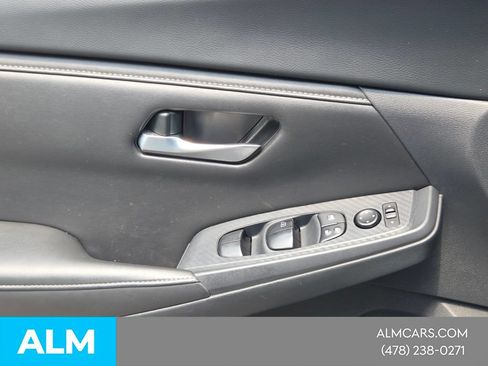 Used 2024 Nissan Sentra SV FWD image 28