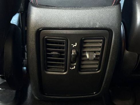 Used 2025 Dodge Durango GT AWD/4WD image 19