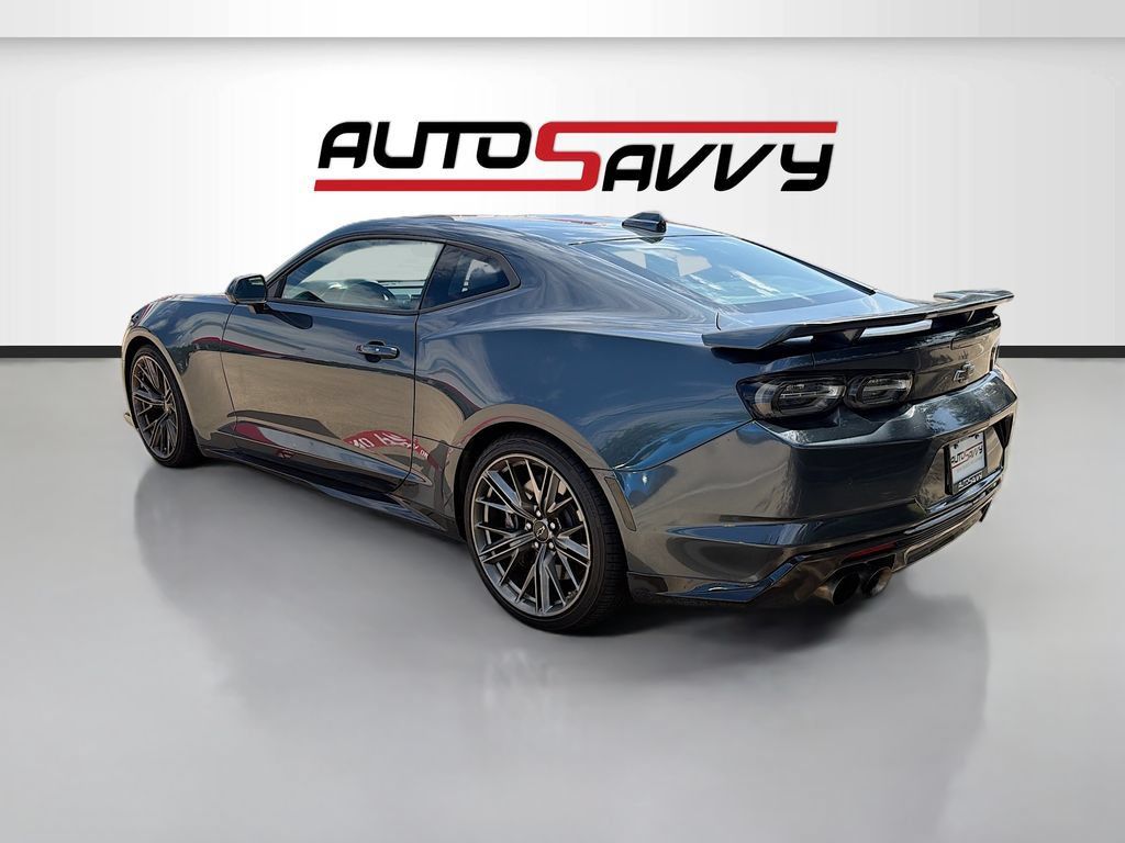 Used 2022 Chevrolet Camaro ZL1 RWD image 5