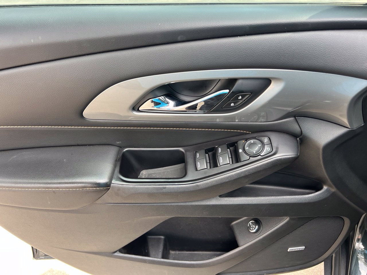 Used 2020 Chevrolet Traverse RS w/ LPO, Floor Liner Package FWD image 11