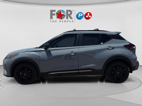 Used 2024 Nissan Kicks SR w/ Exterior Package FWD image 2