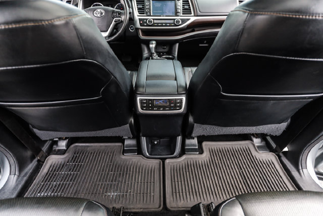 Used 2015 Toyota Highlander Limited Platinum AWD/4WD image 42