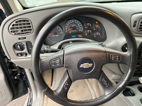 Used 2008 Chevrolet TrailBlazer LT w/ Sun And 6-Disc Cd Package image 12