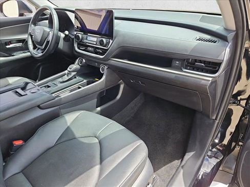 Used 2025 Toyota Grand Highlander FWD image 23