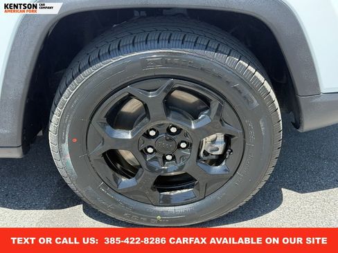 Used 2023 Jeep Compass Trailhawk image 16