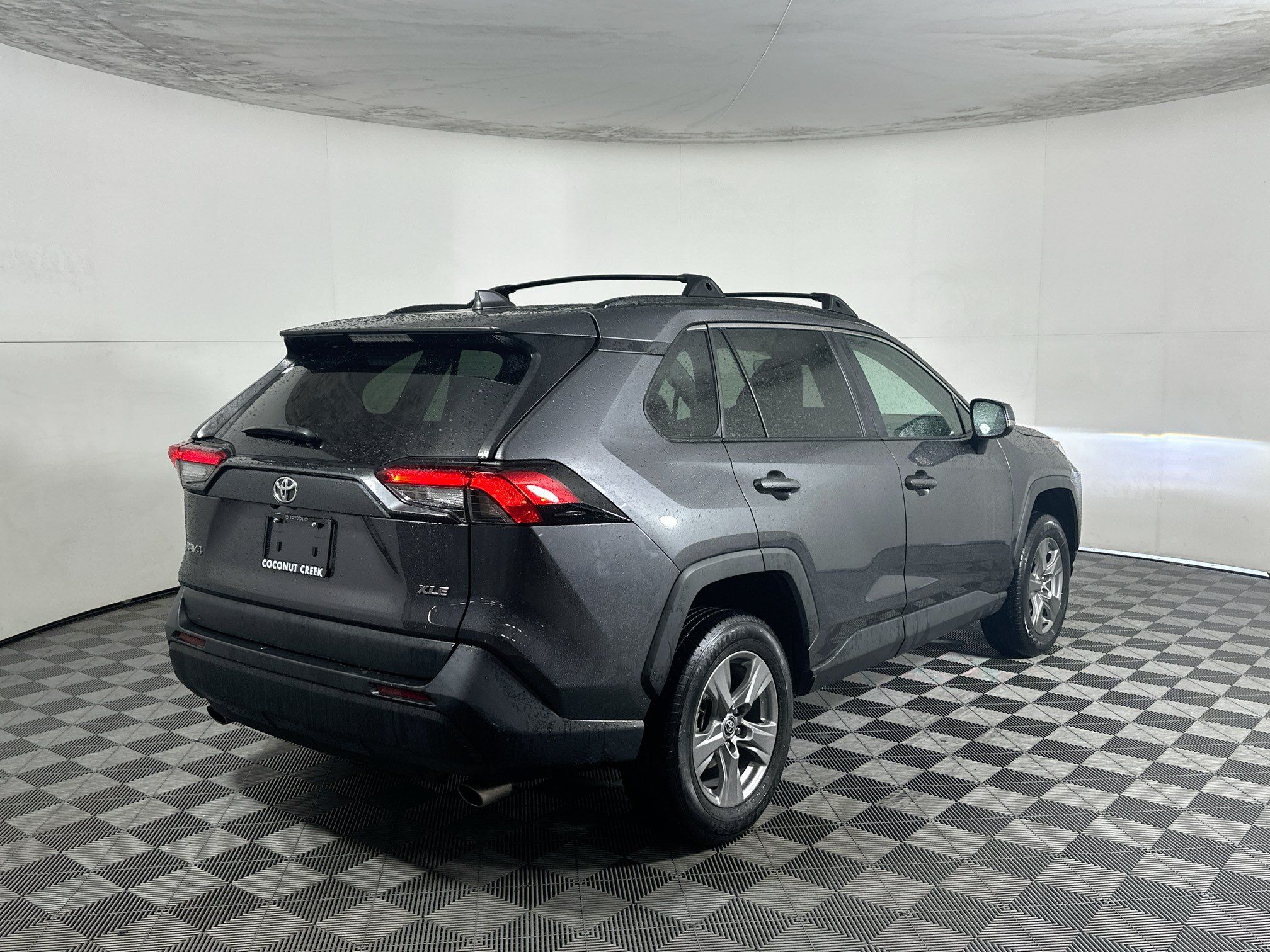 Used 2023 Toyota RAV4 XLE w/ Convenience Package FWD image 3