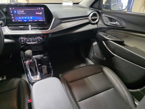 Used 2025 Chevrolet Trax ACTIV w/ Driver Confidence Package FWD image 13