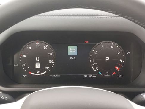 Used 2025 Land Rover Defender 110 X-Dynamic SE AWD/4WD image 34
