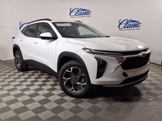 New 2026 Chevrolet Trax LT w/ Sunroof Package FWD video 1