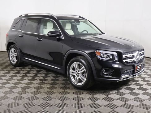 Used 2021 Mercedes-Benz GLB 250 4MATIC w/ Premium Package image 51