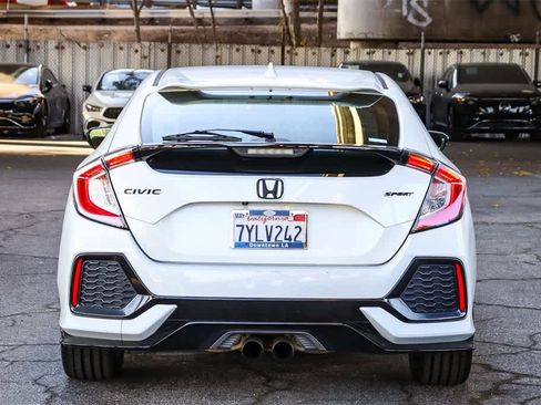 Used 2017 Honda Civic Sport image 5