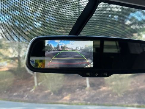 Used 2015 Nissan Frontier SV image 24