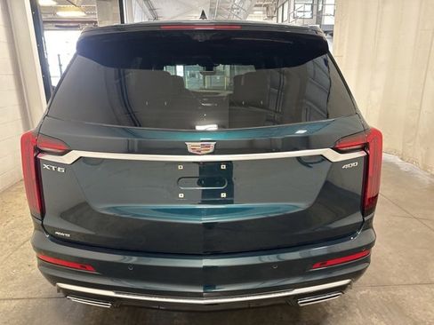 Used 2025 Cadillac XT6 Premium Luxury w/ Technology Package image 5