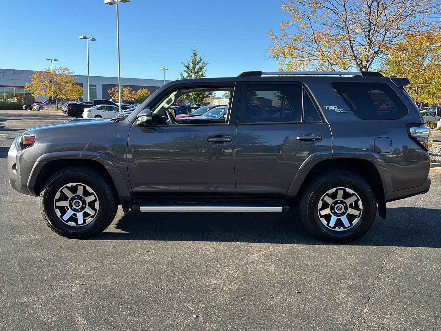 Used 2018 Toyota 4Runner TRD Off-Road Premium AWD/4WD image 25