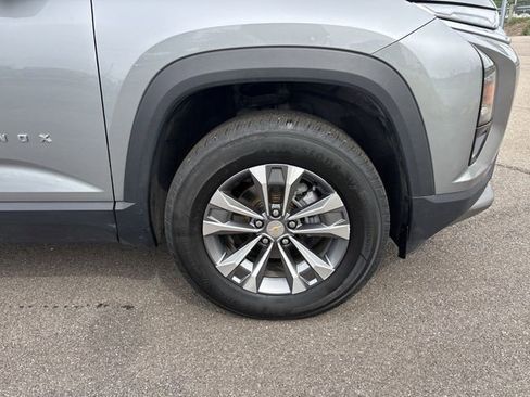Used 2025 Chevrolet Equinox LT w/ Safety and Technology Package FWD image 14