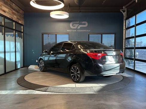 Used 2017 Toyota Corolla SE w/ Carpet Mat Package (TMS) FWD image 5