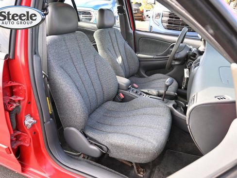 Used 2005 Chevrolet Cavalier Sedan w/ Preferred Equipment Group FWD image 24