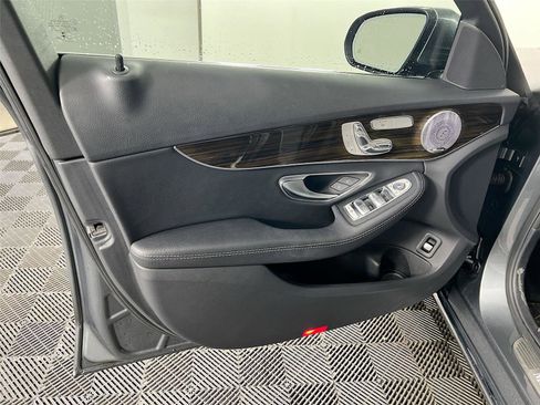 Used 2017 Mercedes-Benz C 300 4MATIC Sedan image 15