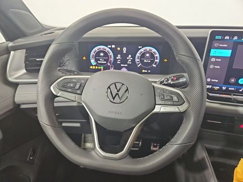 New 2026 Volkswagen Tiguan SE R-Line FWD image 14