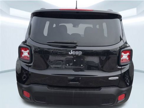 Used 2018 Jeep Renegade Latitude w/ Popular Equipment Group image 11