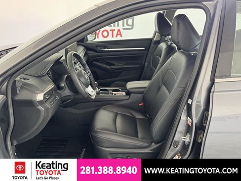 Used 2025 Nissan Altima 2.5 SL FWD image 14