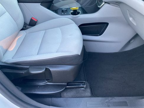 Used 2022 GMC Terrain SLE w/ Driver Convenience Package image 18