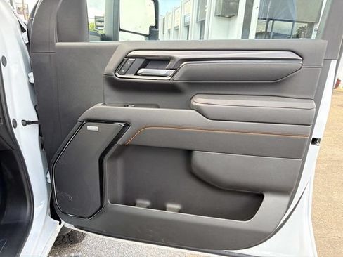 Used 2025 GMC Sierra 2500 AT4 w/ AT4 Premium Plus Package AWD/4WD image 18