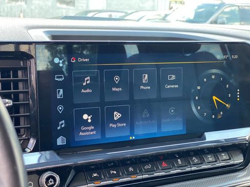 Used 2022 Chevrolet Silverado 1500 ZR2 w/ Technology Package image 18