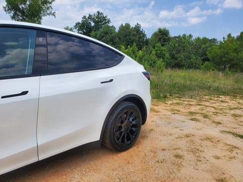 Used 2020 Tesla Model Y Long Range AWD/4WD image 5
